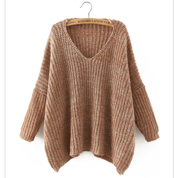 V-neck oversized sweater - Picture 2 of 3